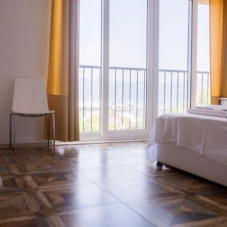 Guest house Hydas *